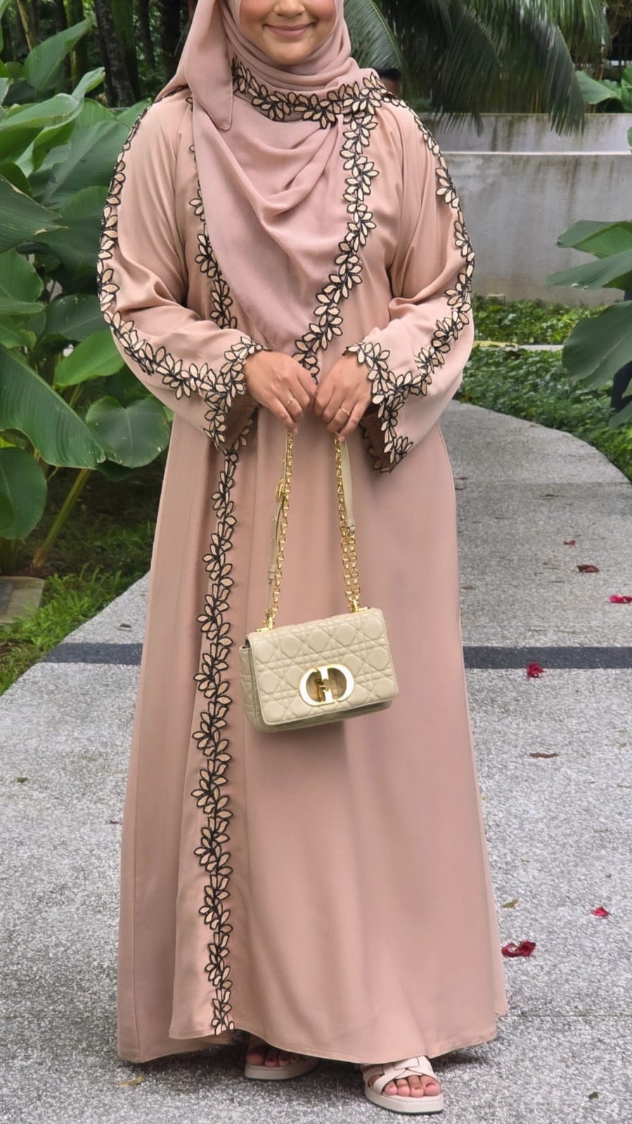 Abaya Eryn