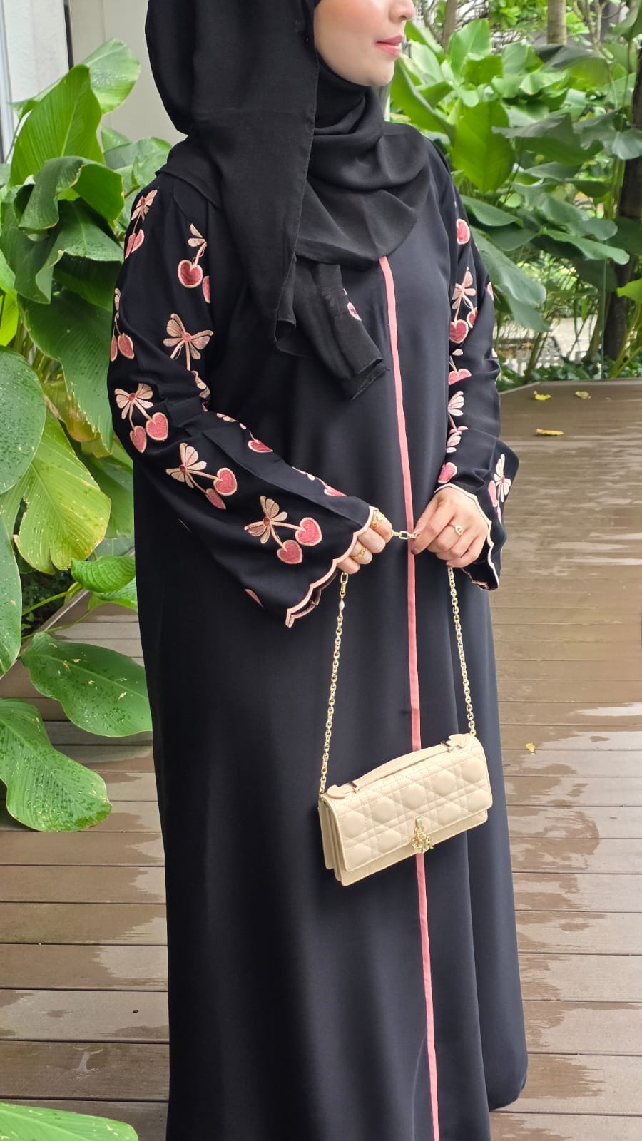 Abaya Cherry