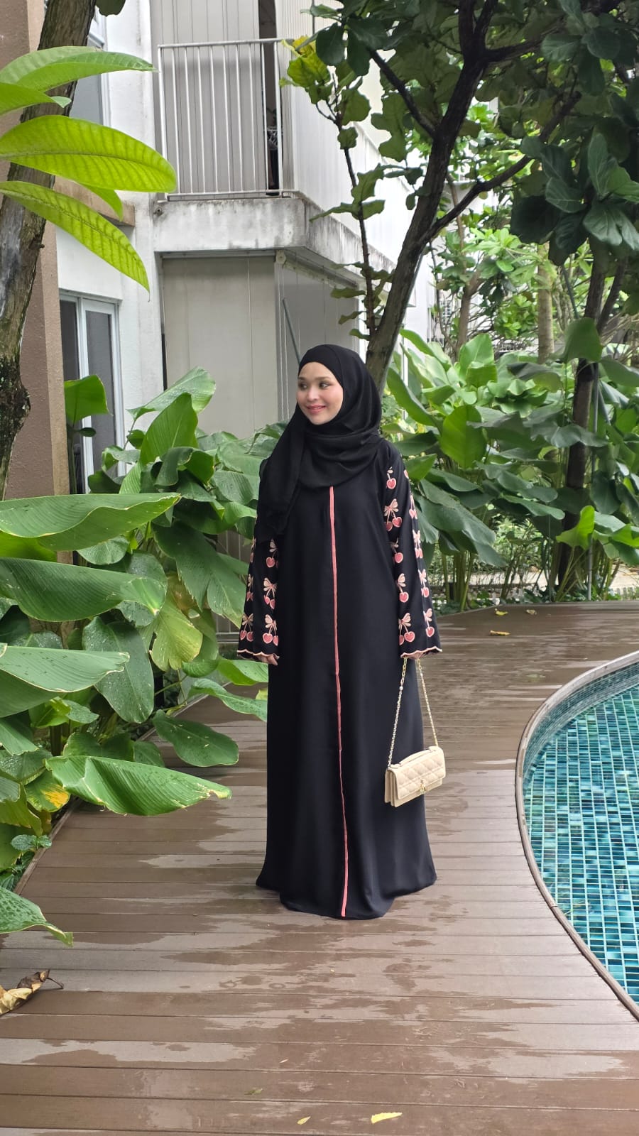 Abaya Cherry